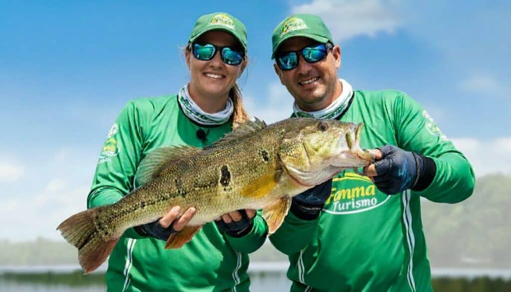 Pescaria de Casais no Paraguai com a Famma Turismo